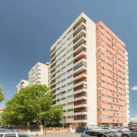 2 High-ends With Pool - Perfect For Long Bucharest